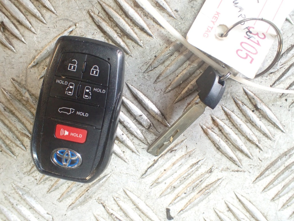 Remote Key with Blade Toyota Sienna XL40 2021