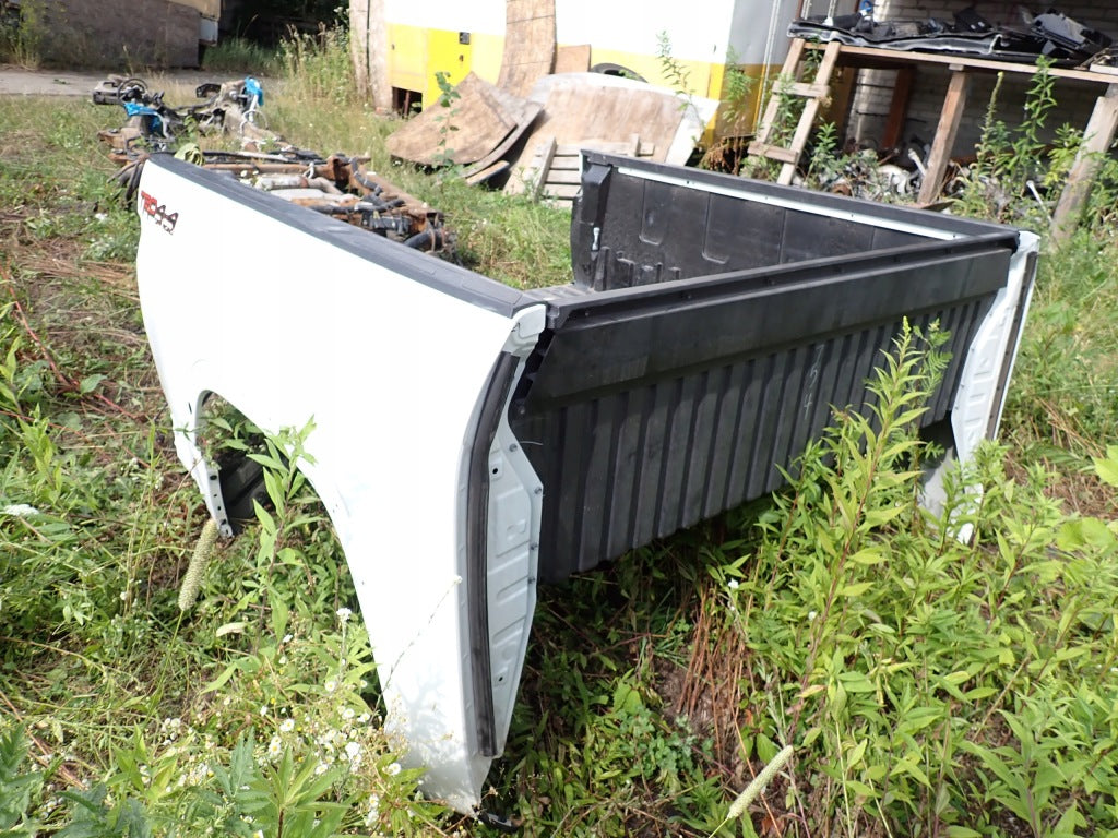 Zabudowa Paka Buda Krótka 5.5 FT Toyota Tundra Crew Max 2022-