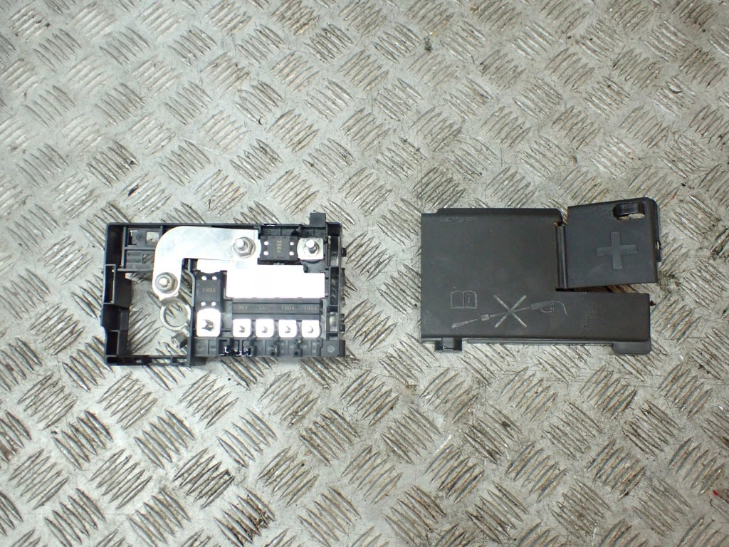 Positive Terminal Fuses Chevrolet Corvette C7 2014-
