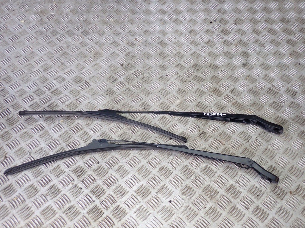 Wiper Arms and Blades Set Ford F150 4x4 2021-