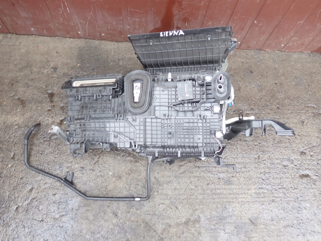Nagrzewnica Powietrza Kpl. z Modułami Toyota Sienna XL40 2021