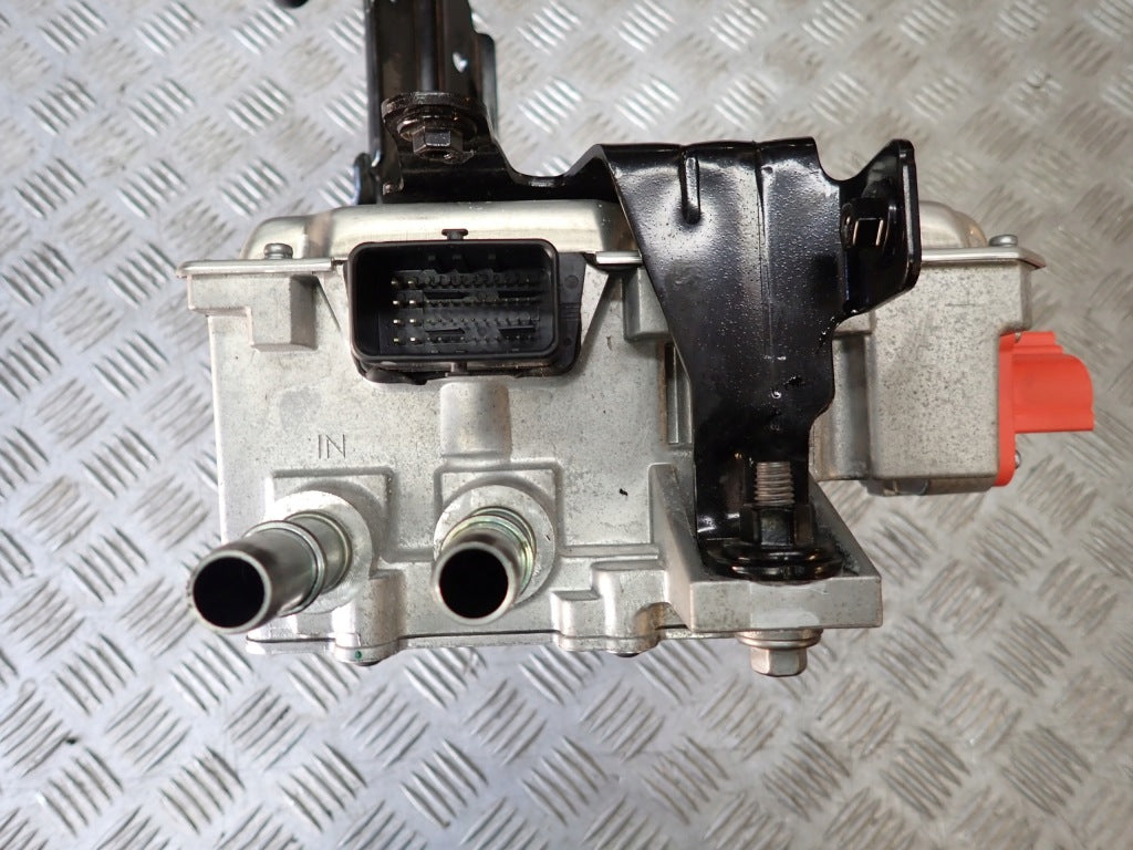 Przetwornica napięcia Ford F150 3.5 Hybrid, inwerter converter od Autolandparts, widoczny na zdjęciu.