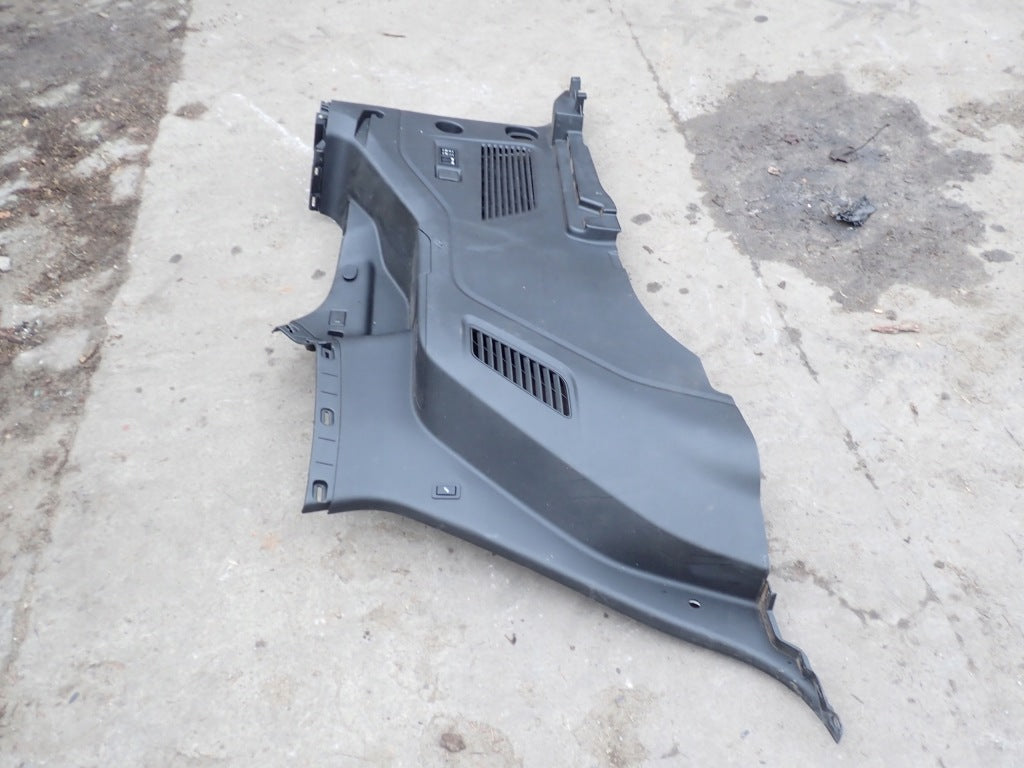 Boczek Bagaznika Prawy Tapicerka Chevrolet Tahoe GMC Yukon 2021-