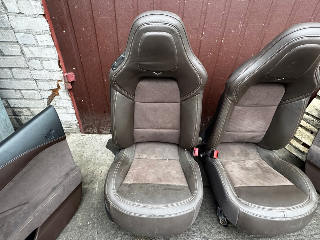 Tapicerka Kpl. Fotele Boczki Welur Chevrolet Corvette C7 3LT 2014-