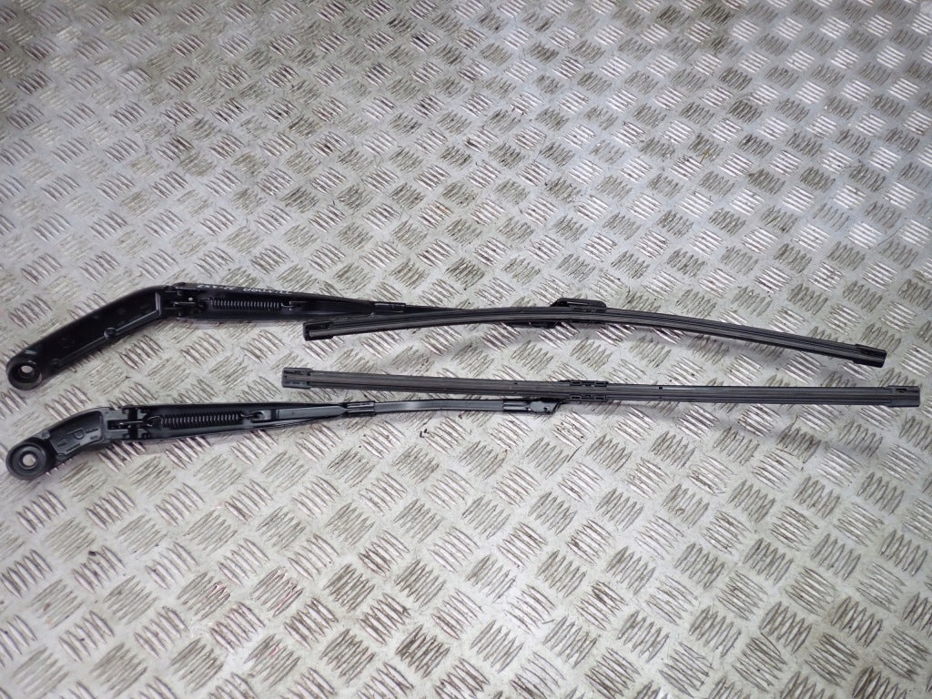 Wiper Arms Blades Set Toyota Tundra 2022-