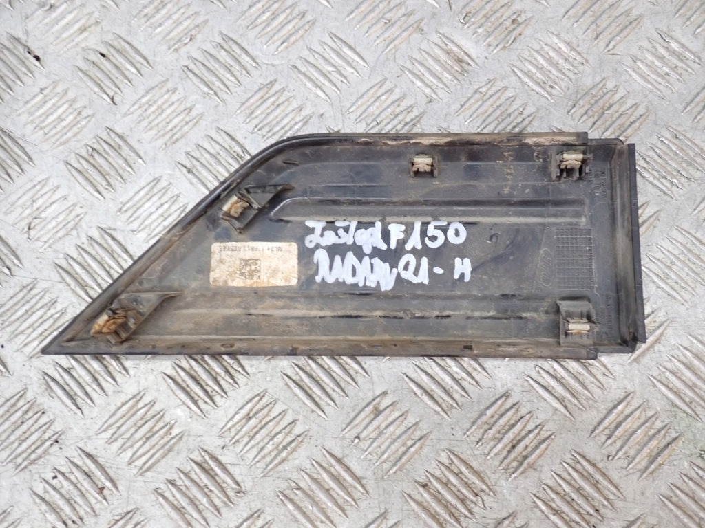 Zaślepka atrapa zderzaka przedniego lewa do Ford F150 XLT 2021, część marki Autolandparts, widoczna na zdjęciu.