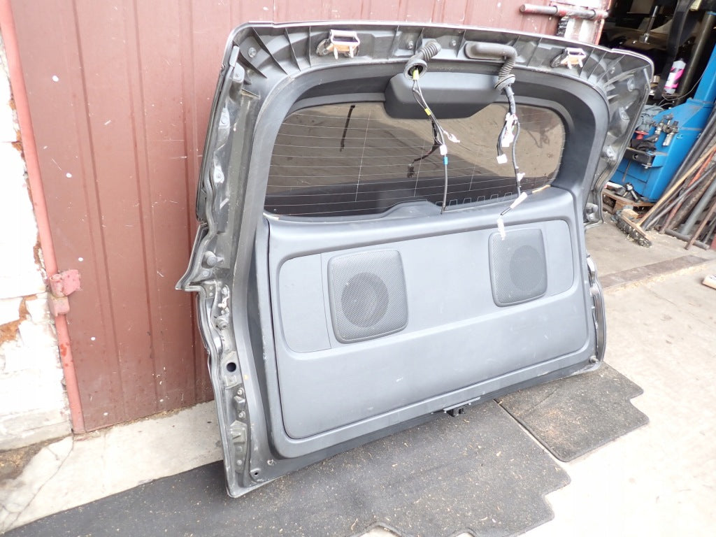 Klapa Tylna Kompletna z Lampami Toyota Sienna XL40 2021