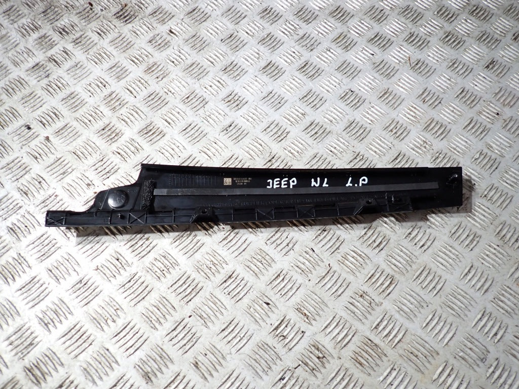 Listwa Drzwi Przód Przednia Jeep Grand Cherokee WL 2021-