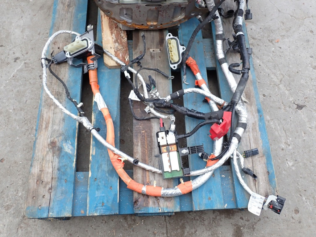 Silnik Powerboost Hybrid CEP1 3.5V6 do Ford F150 2025, silnik samochodowy Autolandparts, z widocznymi elementami.