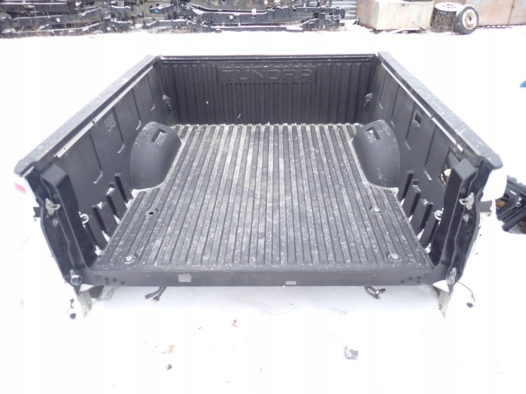 Zabudowa Paka Buda Krótka 5.5 FT Toyota Tundra Crew Max 2022-