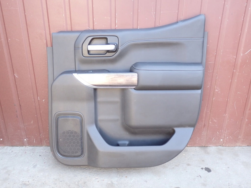 Right-hand rear door panel for the 2019 Chevrolet Silverado and GMC Sierra 4x4 – Autolandparts, exterior view and door handles