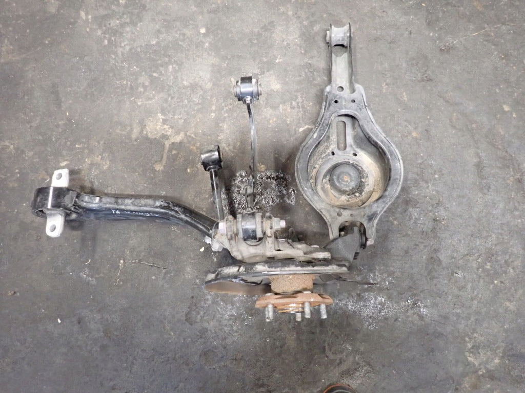 Zawieszenie Lewe Tylne Kpl Wahacz Zwrotnica Piasta Toyota Sienna XL40 2021
