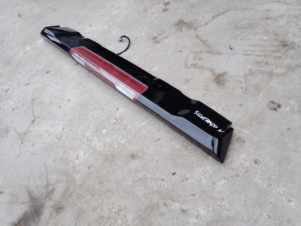 Spoiler Lotka Kabiny Lampka Stop Chevrolet Silverado GMC Sierra 2019-