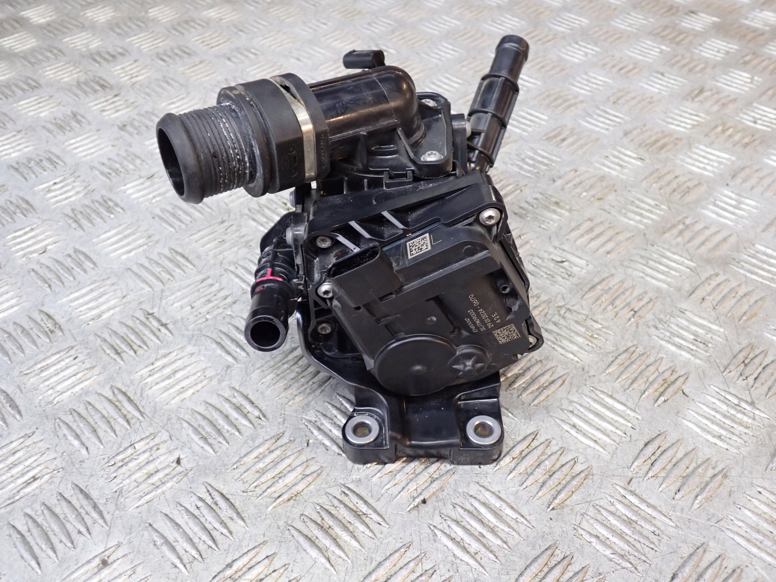 Obudowa Termostatu Kia Carnival LX KA4 3.5 2020-