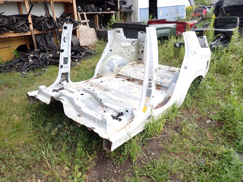 Słupek Środkowy Próg Lewy Chevrolet Tahoe Suburban Escalade GMC Yukon 21-