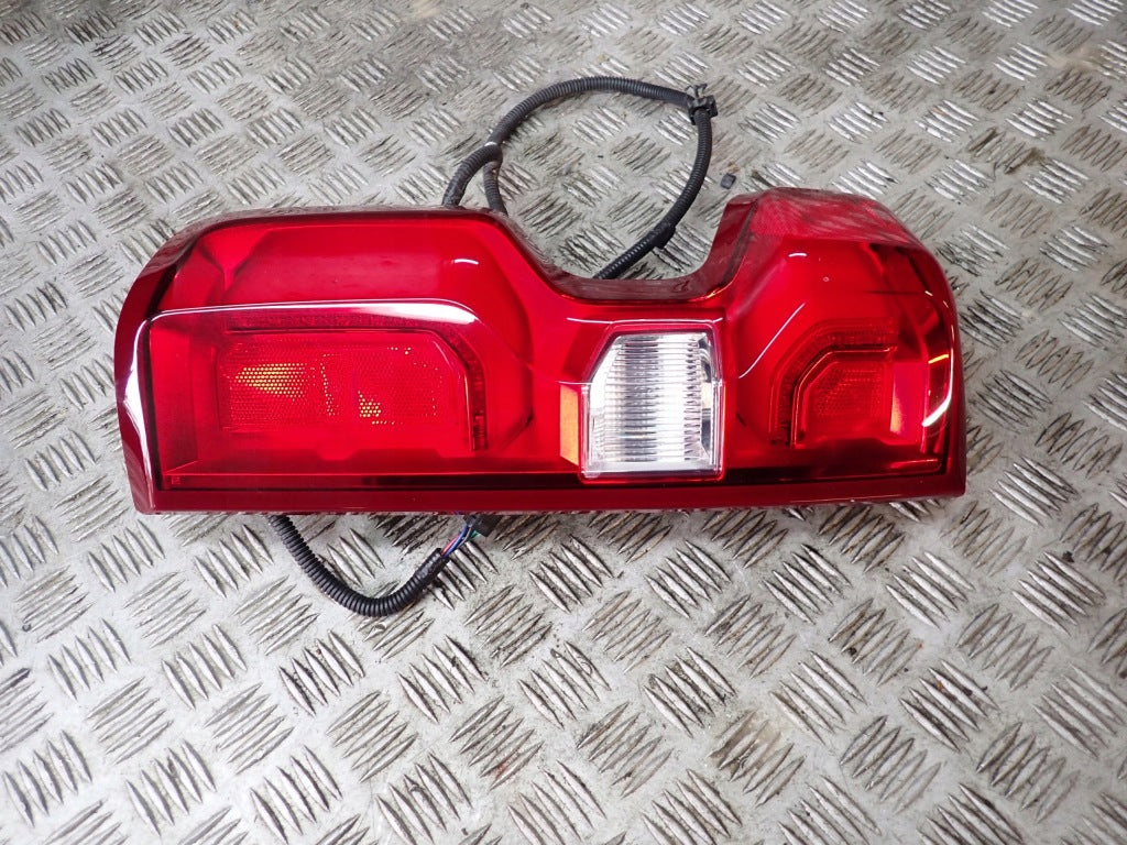 Left Rear Tail Light Left Rear Chevrolet Silverado 2019-