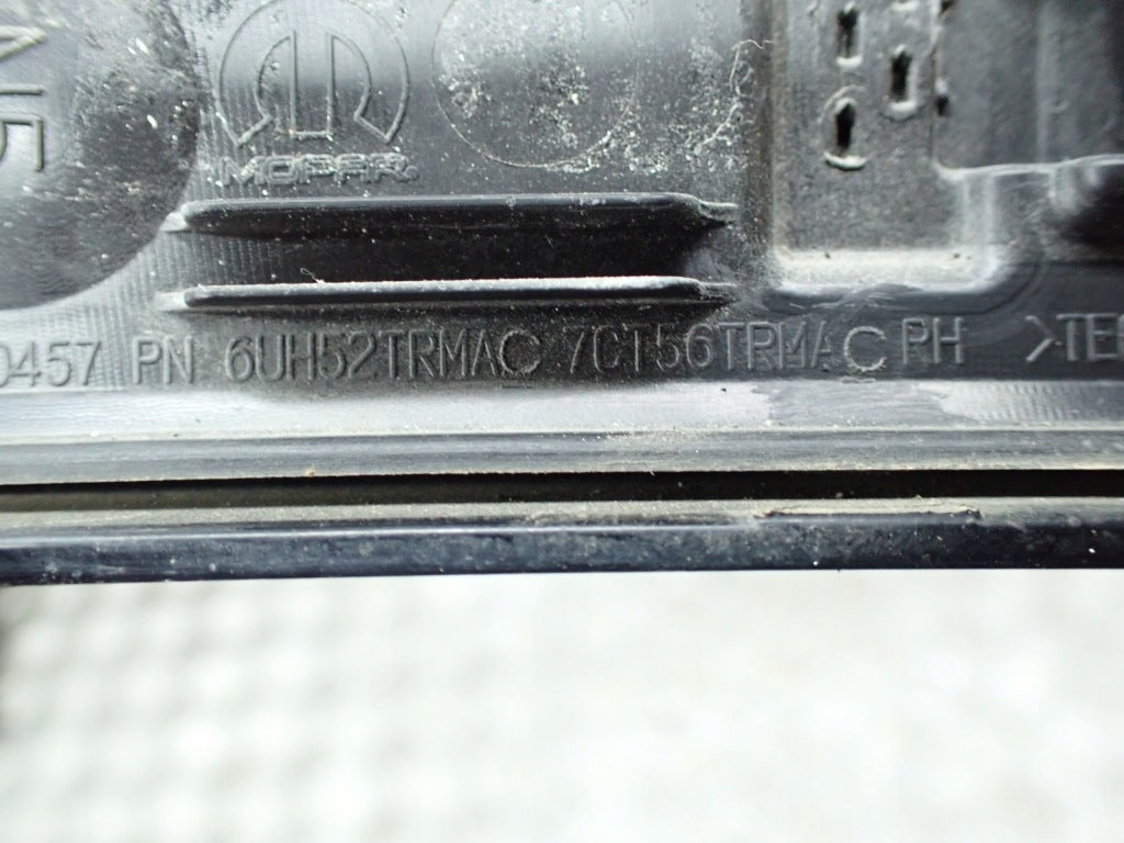 Right Front Fender Trim Jeep Wagoneer Grand Wagoneer WS 5.7 22-