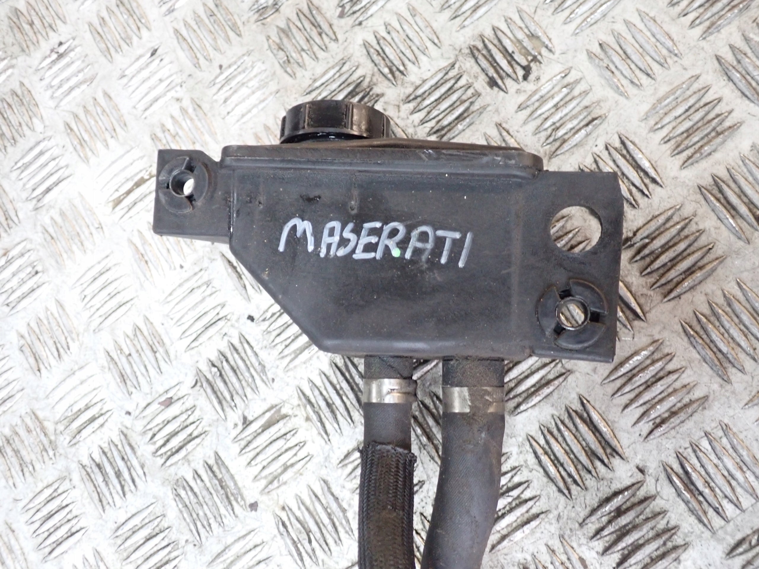 Zbiornik Zbiorniczek Płynu Wspomagania Maserati Quattroporte Ghibli 2015