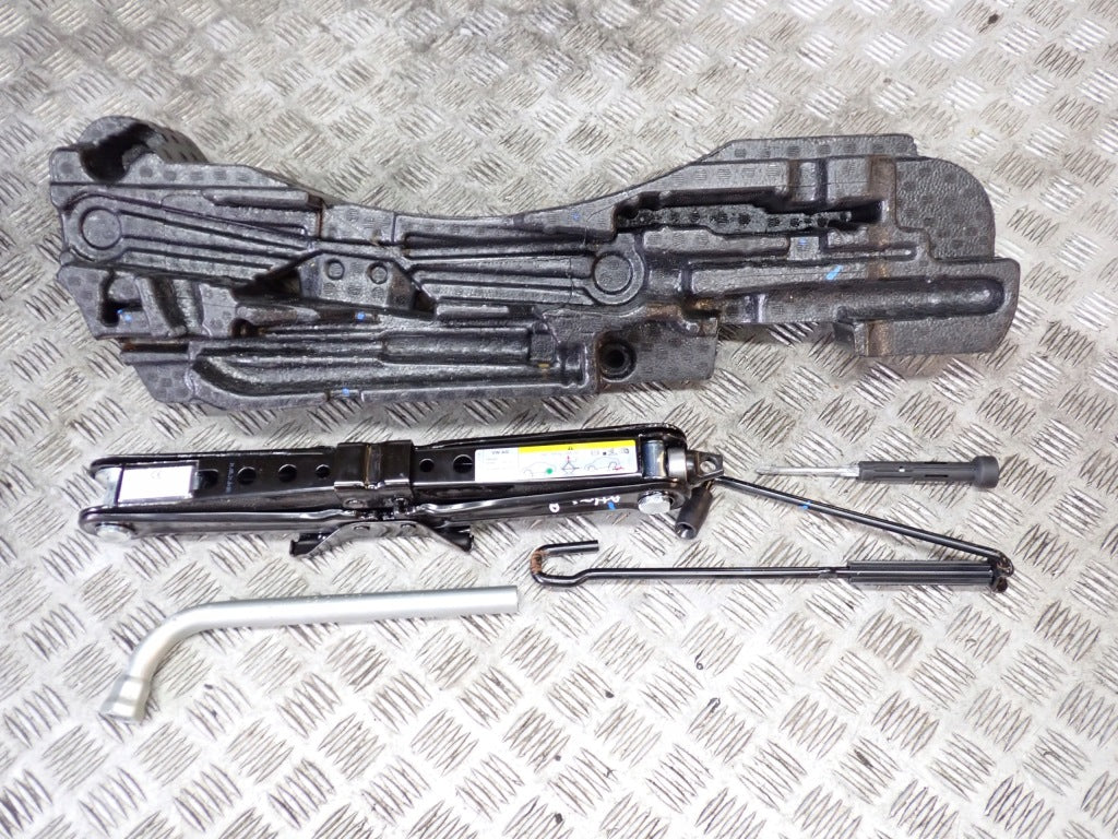 Jack Wheel Wrench Set Volkswagen VW Atlas Cross Sport 2022