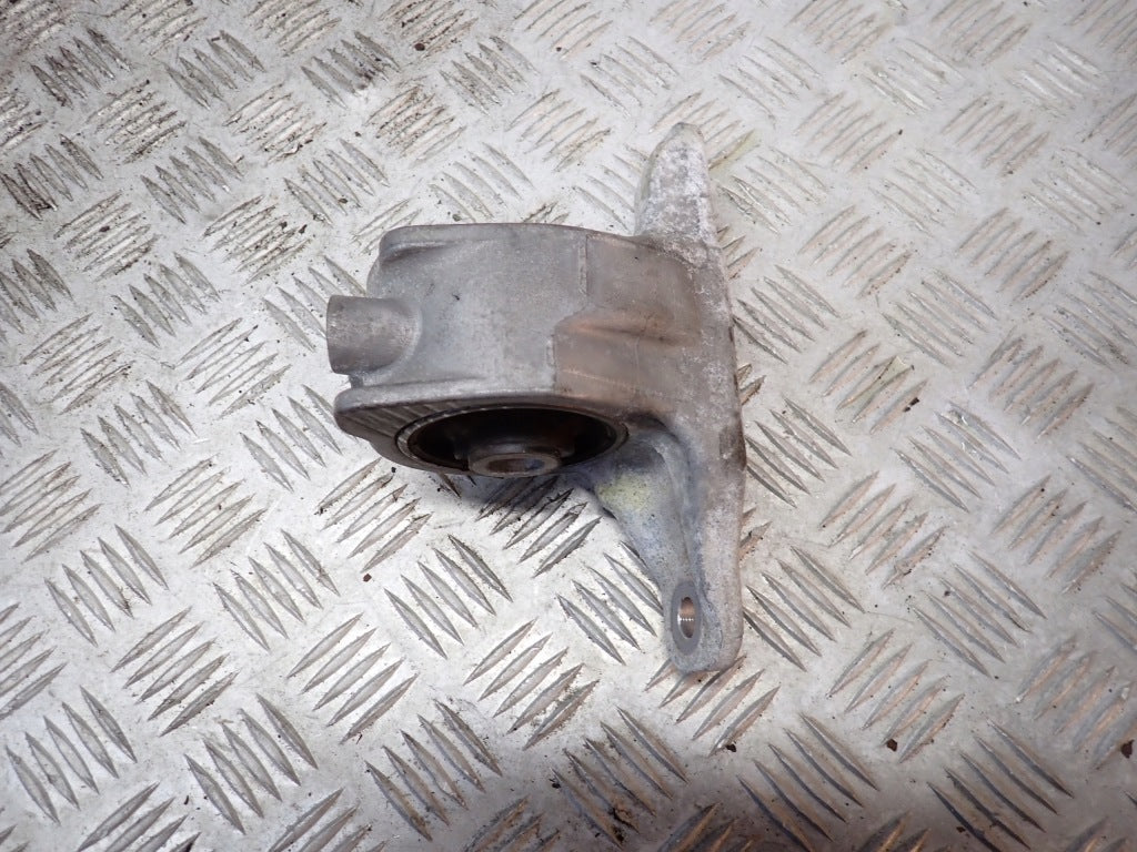 Łapa Poduszka Skrzyni Lewa Toyota Sienna XL40 2021