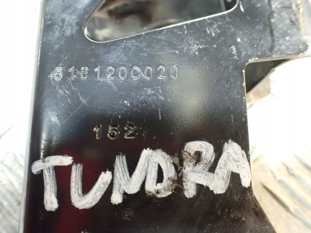 Wspornik Mocowanie Drążka Kierowniczego Lewe Toyota Tundra 2022-