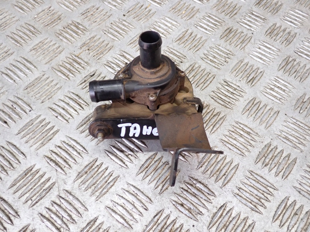 Pompa wody do Chevrolet Tahoe i Suburban L84 5.3 i 6.2, model 2021, marki Autolandparts, widoczna na zdjęciu
