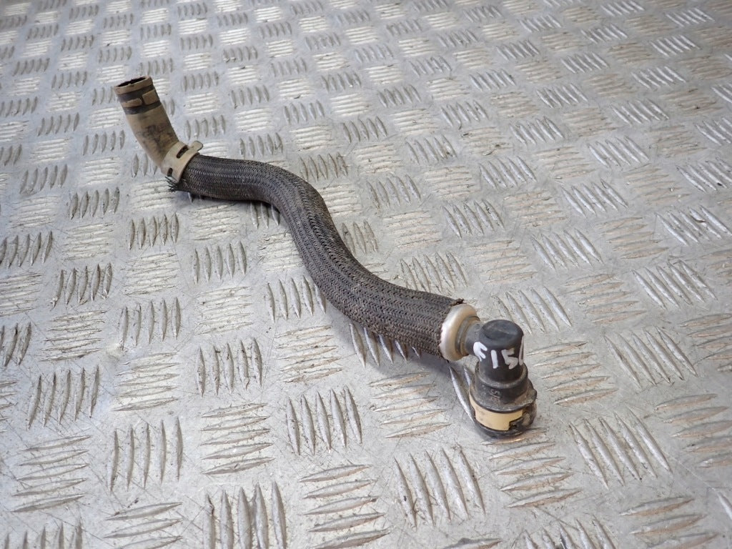 Przewód rurka wody Ford F150 3.5 2021- Autolandparts, widok na elastyczną rurę do systemu chłodzenia samochodu.