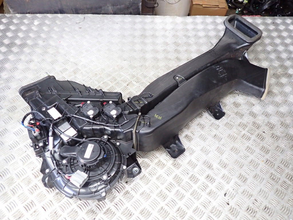 Nagrzewnica Tylna Chevrolet Suburban Tahoe GMC Yukon Cadillac Escalade 21-