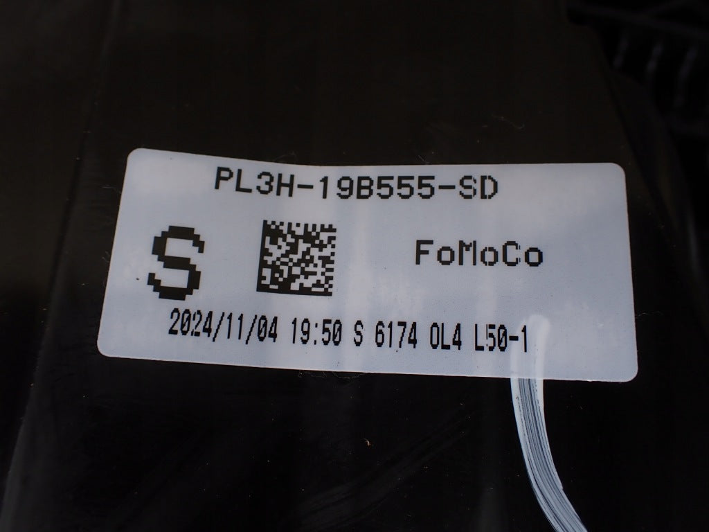 Nagrzewnica Ford F150 2025 LIFT marki Autolandparts, widok na element grzewczy i montaż w samochodzie.