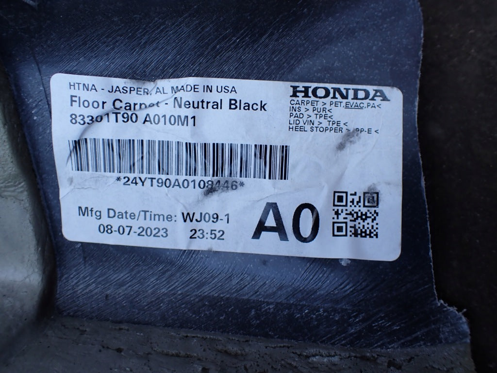 Dywan Wykładzina Kpl. Honda Pilot 4 YG2 4x4 2023