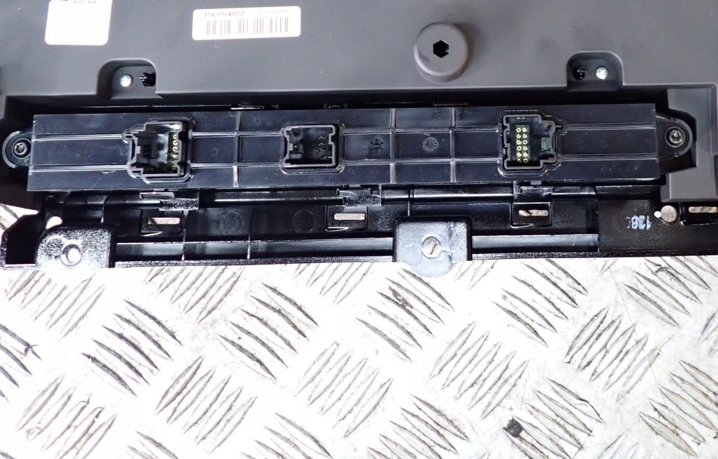 Panel Sterowania pod Radiem Chevrolet Silverado 2022