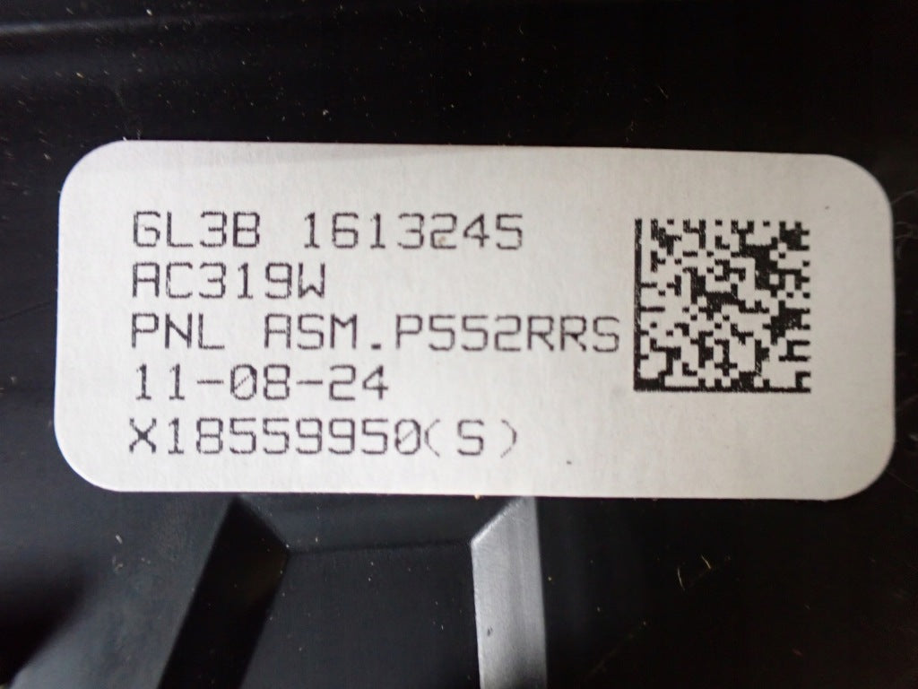 Osłona progu tylnego do Ford F350, F250, F150 Super Duty 2021, marki Autolandparts, widoczna z boku pojazdu.