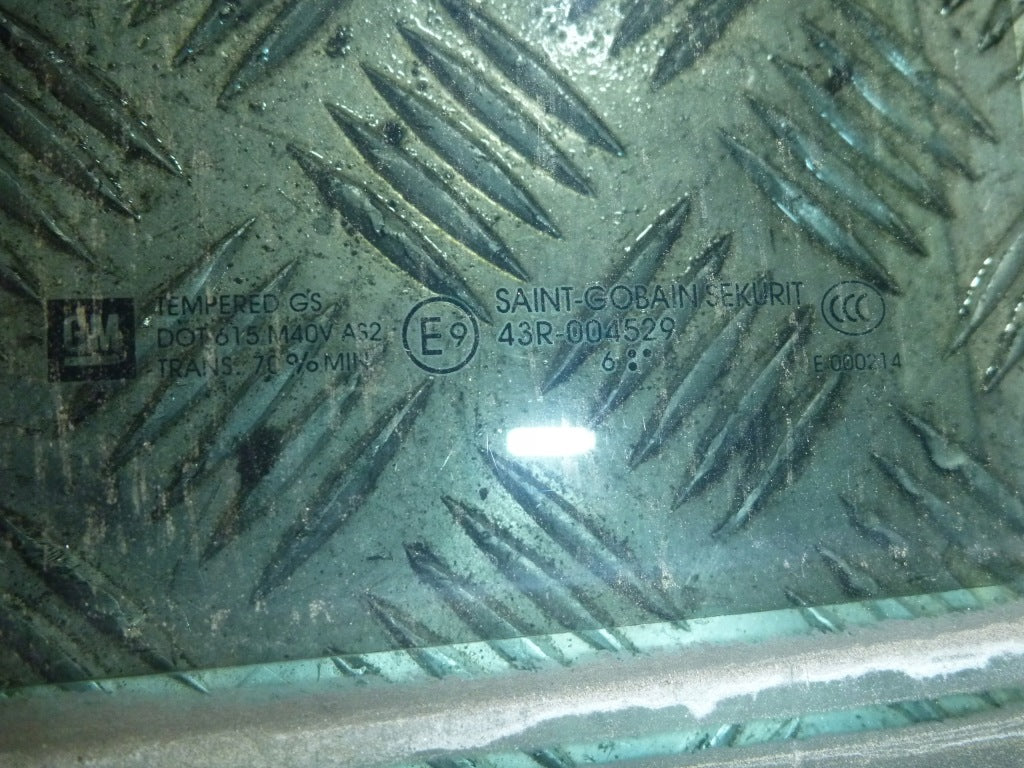 Door Glass Front Cadillac Escalade GMC Yukon 2007