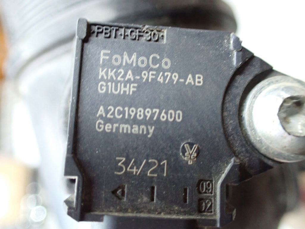 Rura przewód powietrza do Ford F150 3.5 2021- Autolandparts, widok na elastyczny przewód i złącza w samochodzie