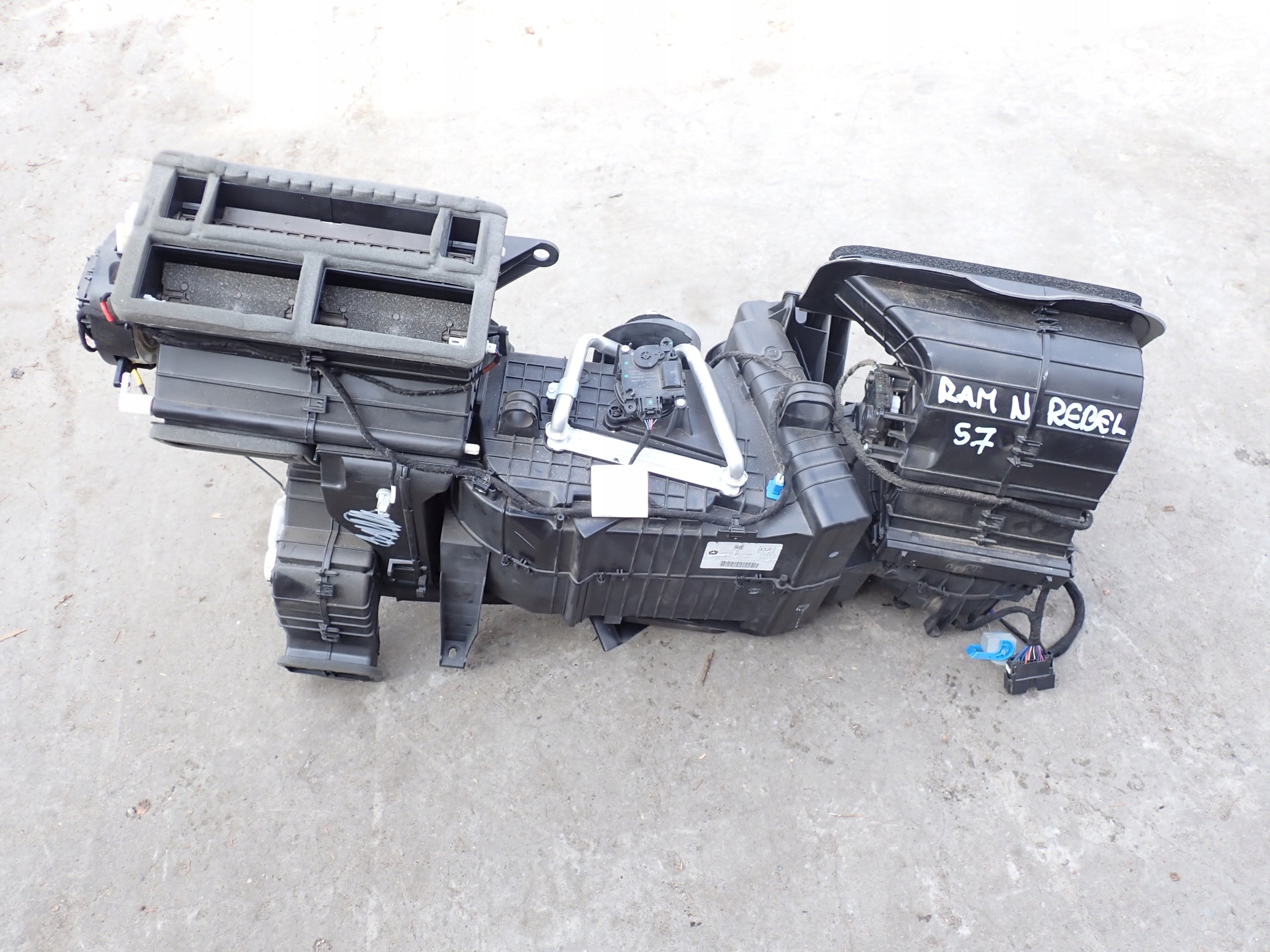 Nagrzewnica KPL Dodge RAM V Limited 2019-