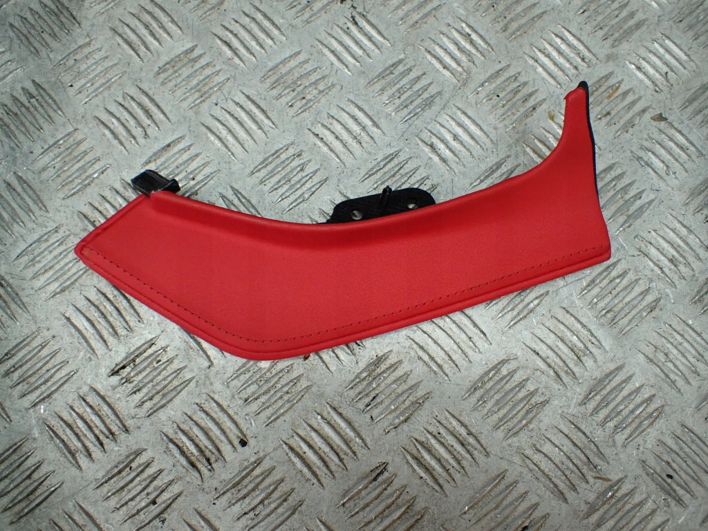 Kokpit Deska Osłona Głośnika Dekor Skóra Panel Chevrolet Corvette C8 2020-