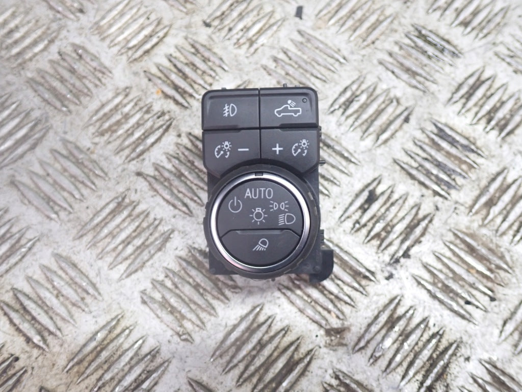 Light Switch Panel Chevrolet Silverado 2019-