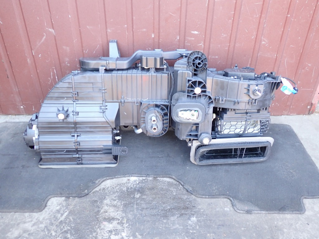 Nagrzewnica Powietrza Kpl. Jeep Wagoneer Grand Wagoneer WS 2022-