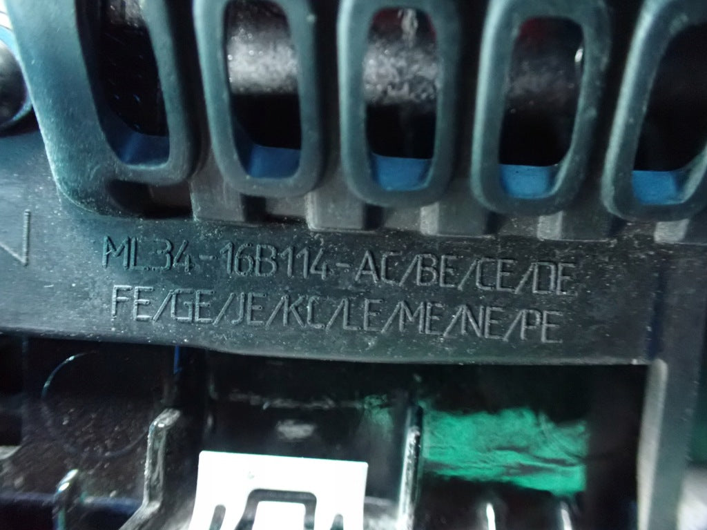 Emblemat błotnika prawego przedniego do Ford F150 XLT 2021- Autolandparts, widoczny na zdjęciu.