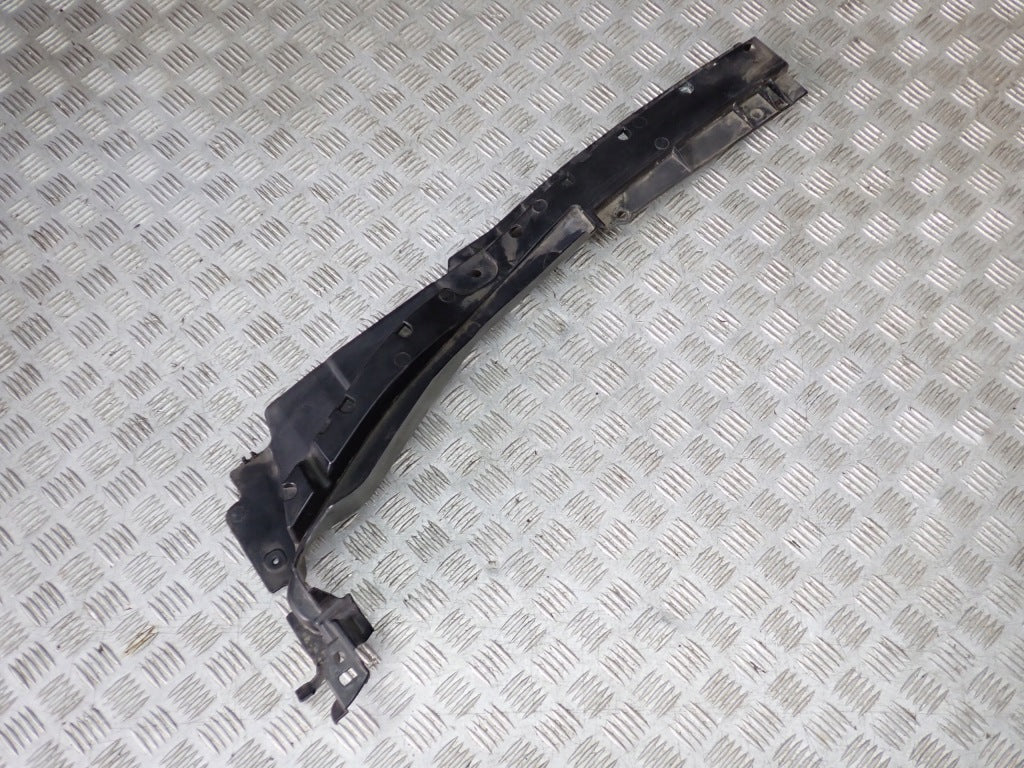 Wewnętrzna osłona podszybia do Ford F350/F250 Super Duty 2021, model 6.2 4x4, marki Autolandparts, widok na panel.