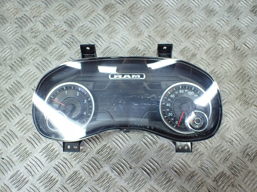 Odometer Gauges Diesel Dodge RAM V Laramie 2019-