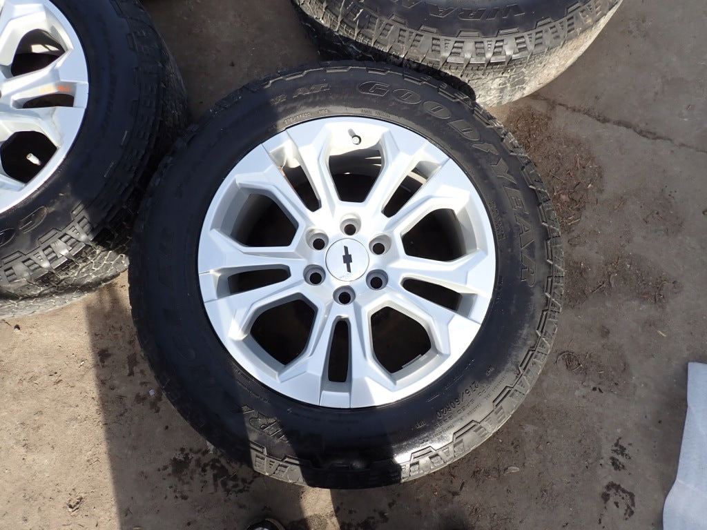 Koła Felgi Alufelgi Opony 275/60 20 Chevrolet Silverado GMC Sierra 2022