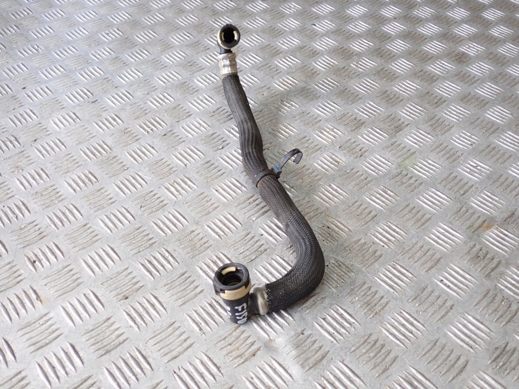 Przewód wody do Ford F150 3.5 2021– od Autolandparts, widoczny na zdjęciu, elastyczna rura do układu chłodzenia.