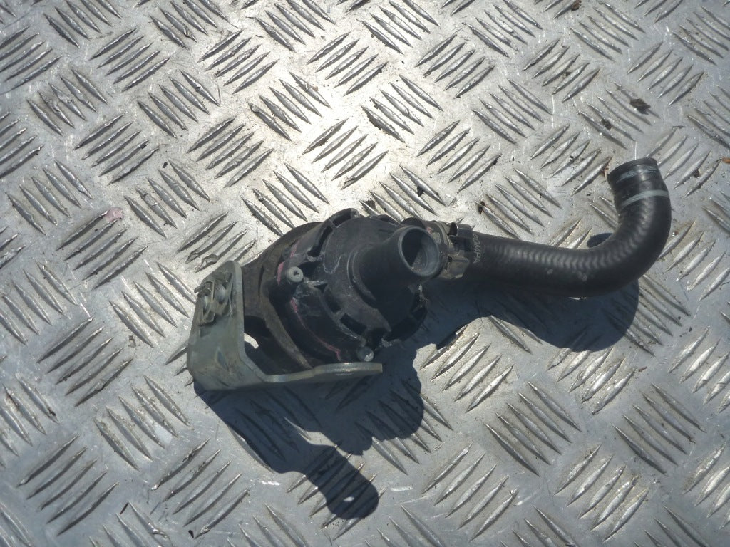 Additional Coolant Water Pump Maserati Quattroporte 2013-