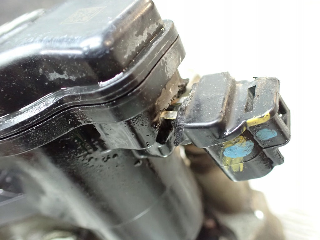 Zacisk Prawy Tylny Elektryczny Uszkodzony Toyota Tundra Sequoia 22-