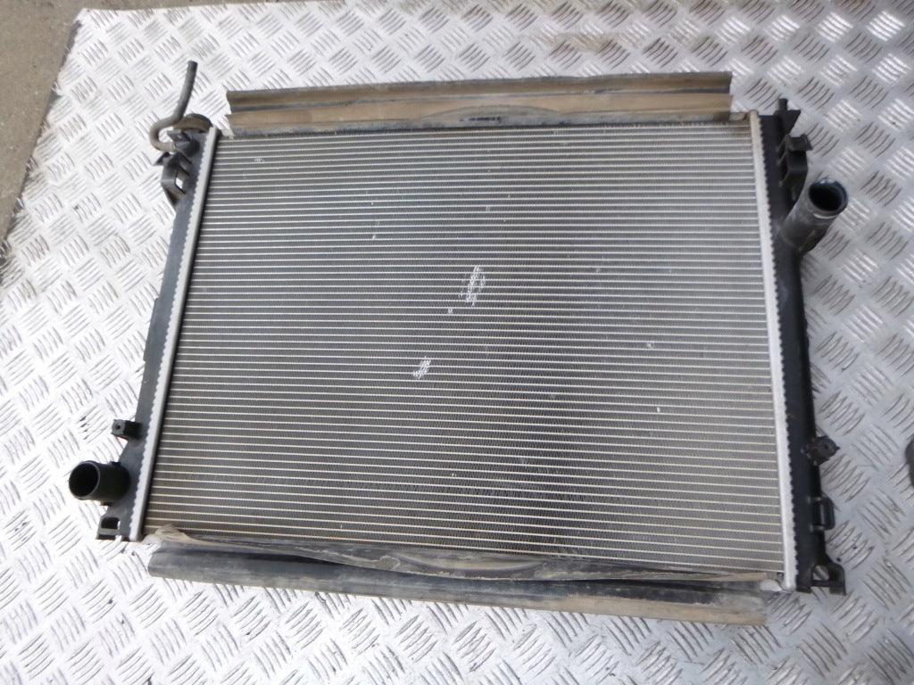 Chłodnica Wody Chrysler 300C Thema 3.6 2011-