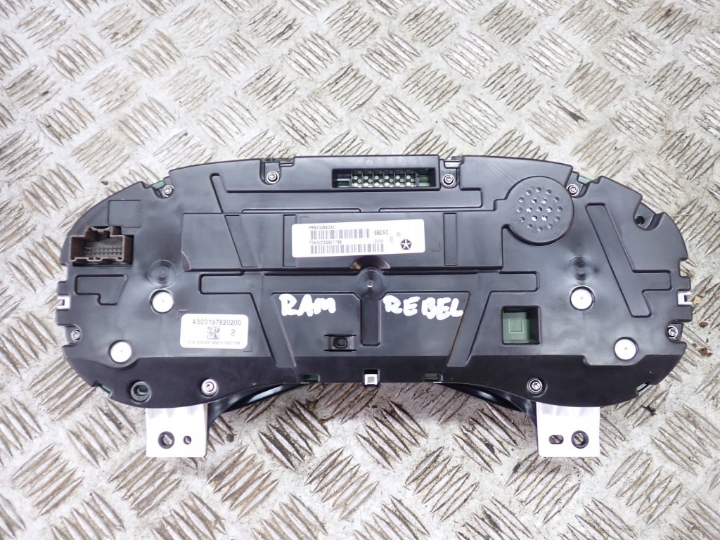 Odometer Gauges Dodge RAM V REBEL 5.7 2019-