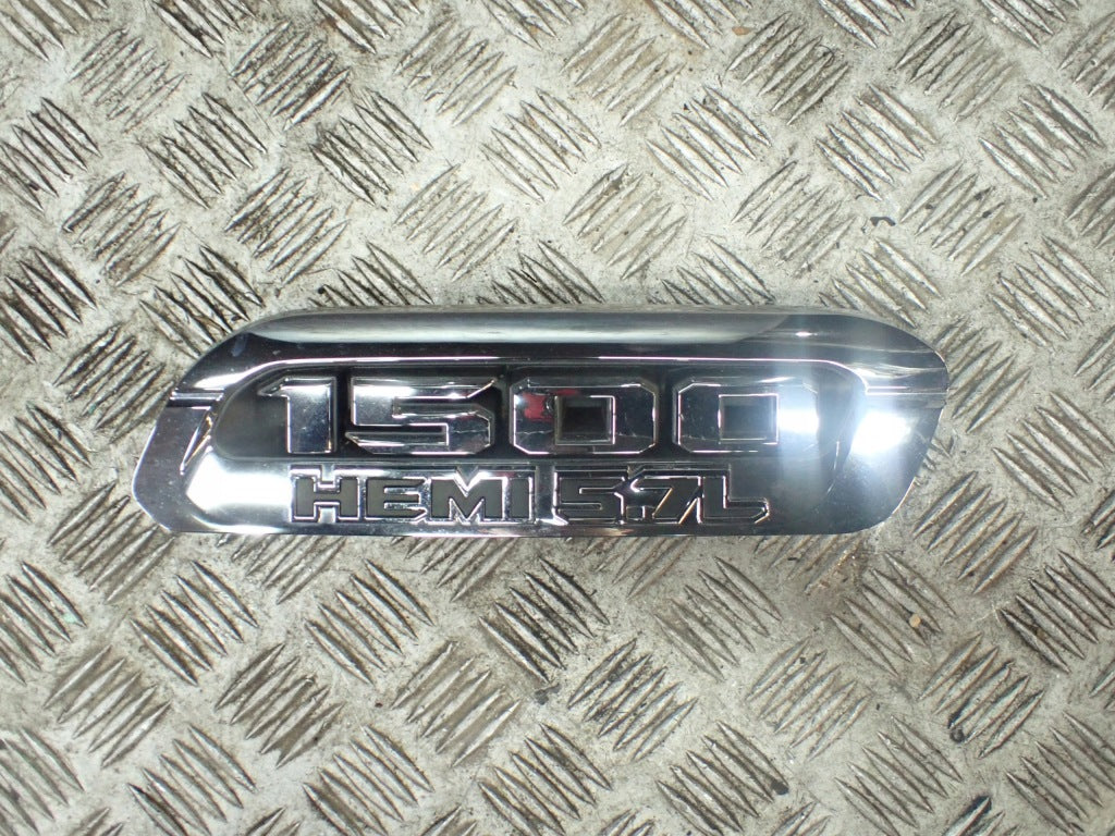 Kratka Maski Emblemat Napis Hemi 5.7 Chrome Lewy Prawy Dodge RAM V 19-