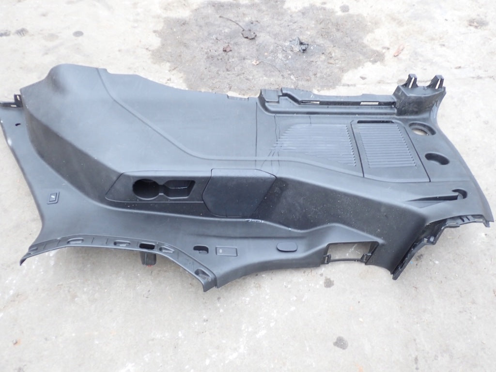 Boczek Bagaznika Lewy Tapicerka Chevrolet Tahoe GMC Yukon 2021-