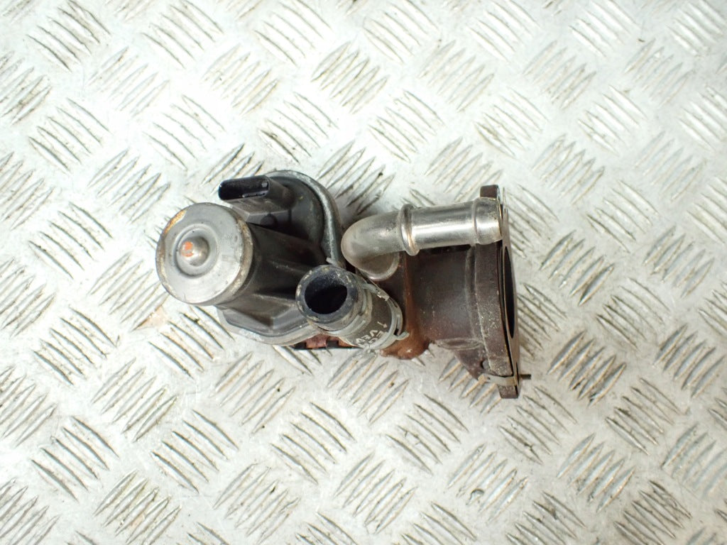 Zawór EGR GMC Sierra AT4 Silverado Duramax 19